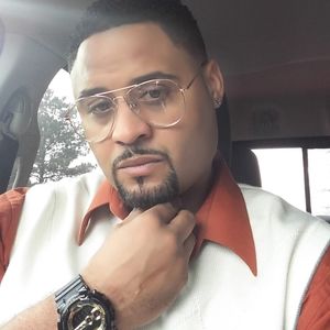 Meet your Posher, Derrick